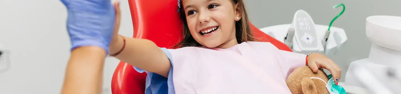 Que disent vos dents de lait sur votre avenir orthodontique ?