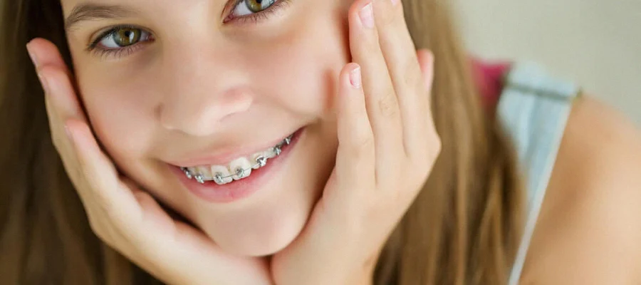 Sport, musique, vie scolaire… vivre avec un appareil dentaire au quotidien