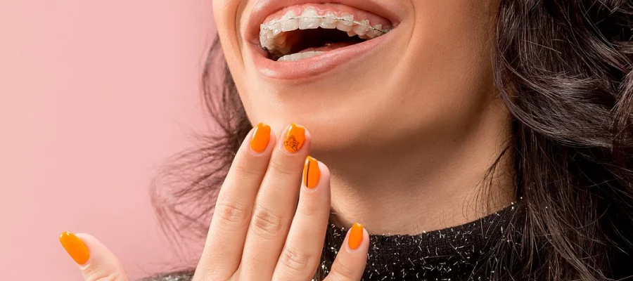 Serrer les dents : que raconte cette expression de nos tensions invisibles ?